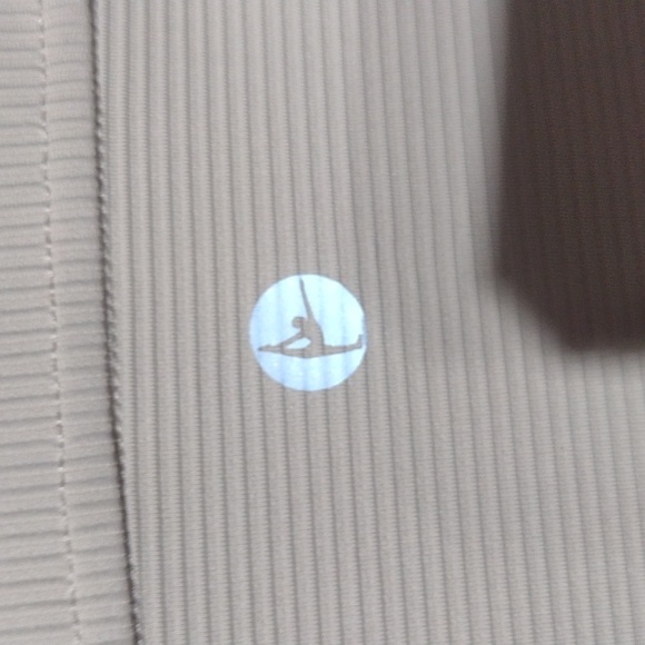 90 Degree By Reflex Tan Cropped Fitted Hoodie (M) - Picture 5 of 8